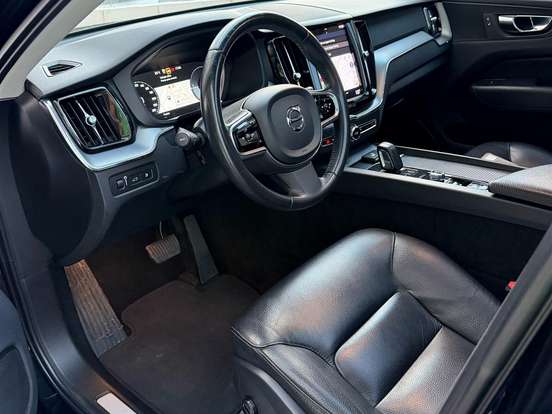 VOLVO-XC60-2.0 T8 HYBRID MOMENTUM AWD GEARTRONIC VOLVO-XC60-2021