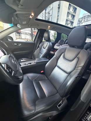 VOLVO-XC60-2021