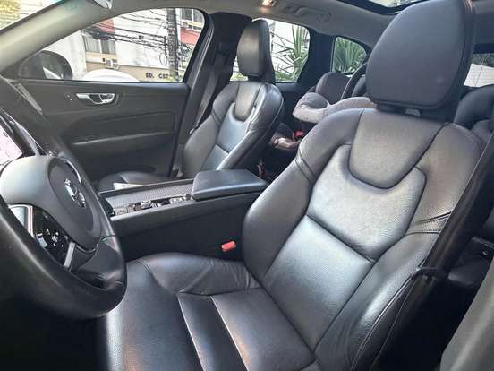 VOLVO-XC60-2.0 T8 HYBRID MOMENTUM AWD GEARTRONIC VOLVO-XC60-2021