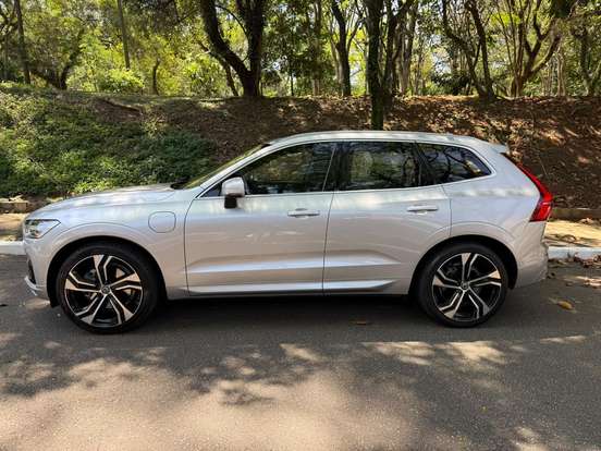 VOLVO-XC60-2019