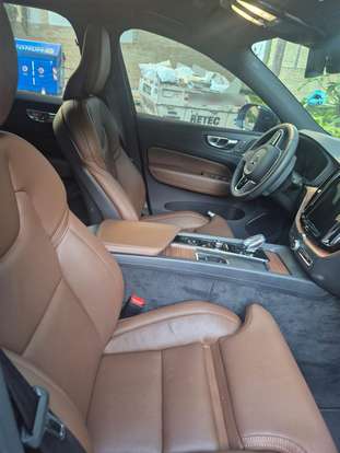 VOLVO-XC60-2024