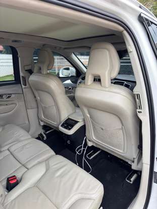 VOLVO-XC90-2015