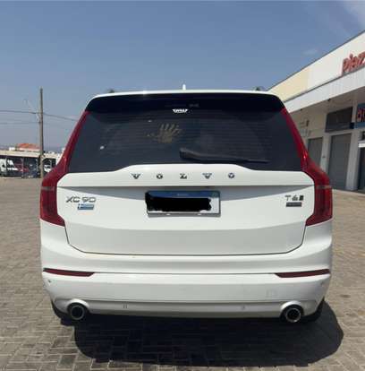 VOLVO-XC90-2015