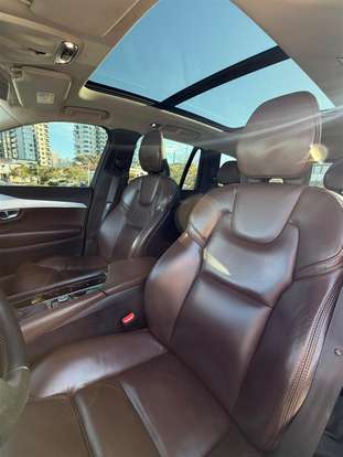 VOLVO-XC90-2019
