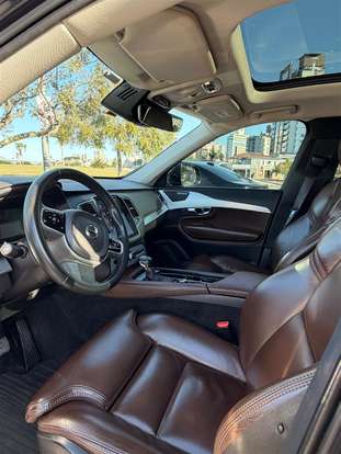 VOLVO-XC90-2019
