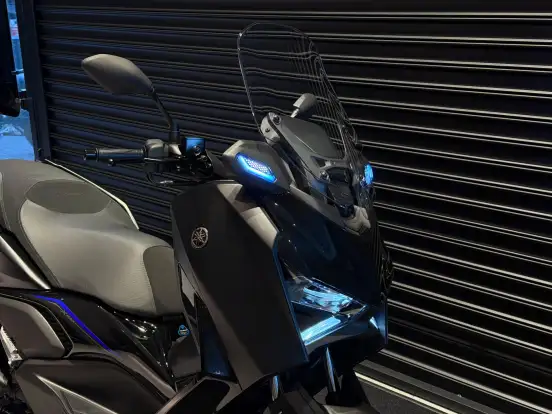 YAMAHA-XMAX 300 CONNECTED ABS YAMAHA-XMAX 300 CONNECTED ABS-2025