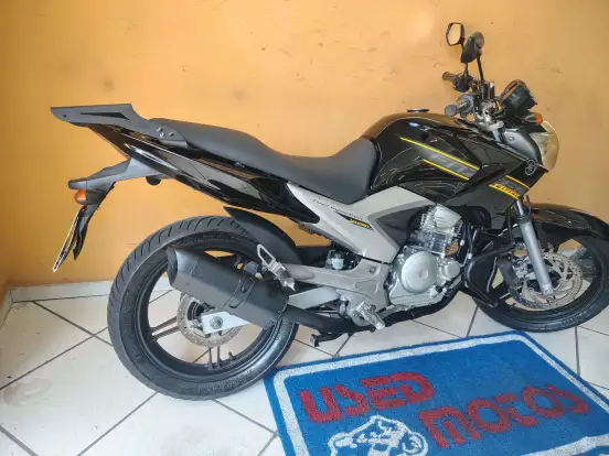 YAMAHA-YS 250 FAZER-2011