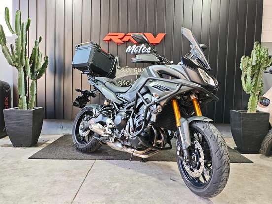 YAMAHA-MT-09-2021