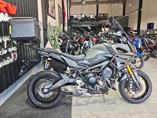 YAMAHA-MT-09-2021