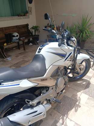 YAMAHA-YS 250 FAZER YAMAHA-YS 250 FAZER-2013