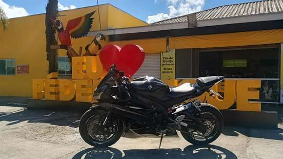 YAMAHA-YZF-R6-2006