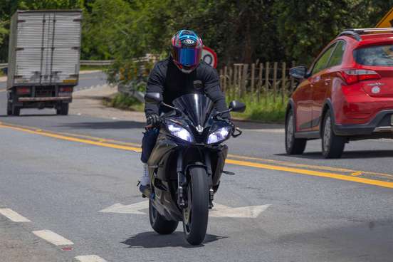 YAMAHA-YZF-R6-2006