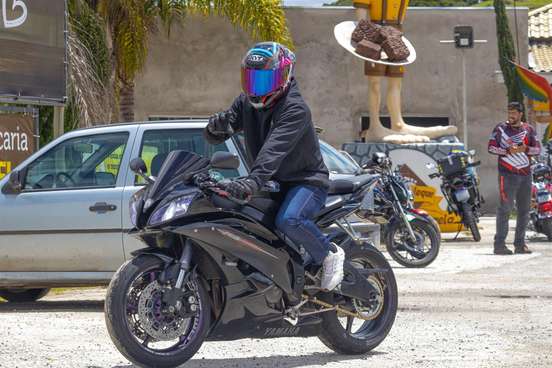 YAMAHA-YZF-R6-2006