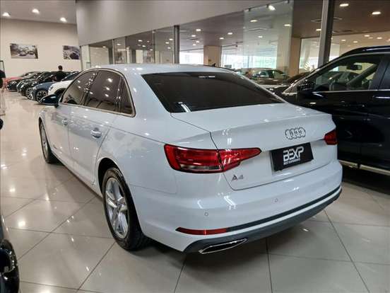 AUDI-A4-2019