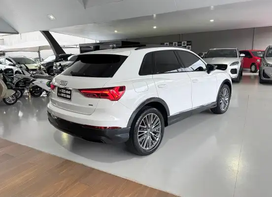 AUDI-Q3-2020