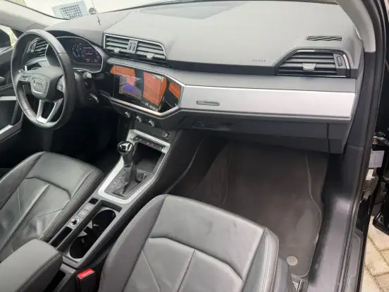 AUDI-Q3-2020