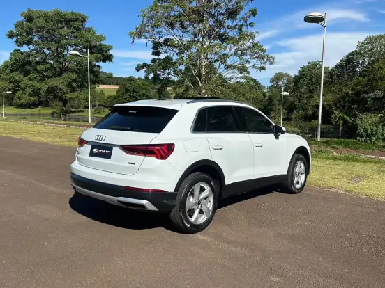 AUDI-Q3-2022