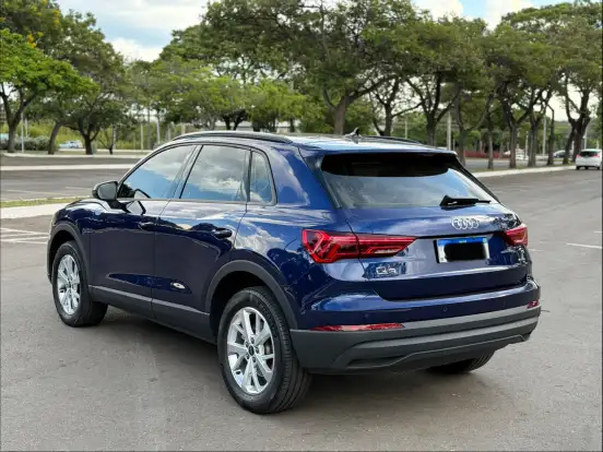AUDI-Q3-2023