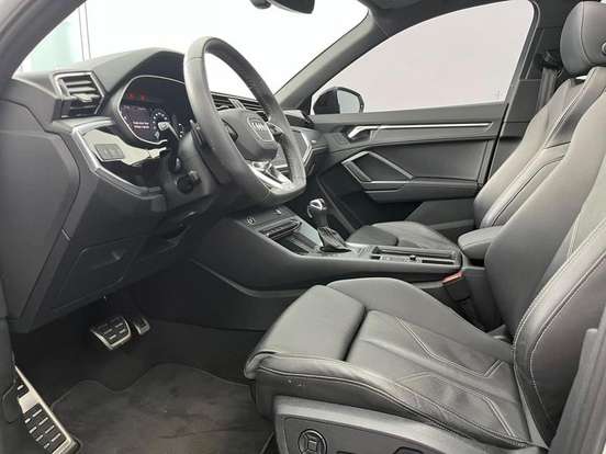 AUDI-Q3-2024