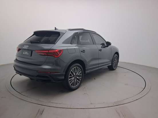 AUDI-Q3-2023
