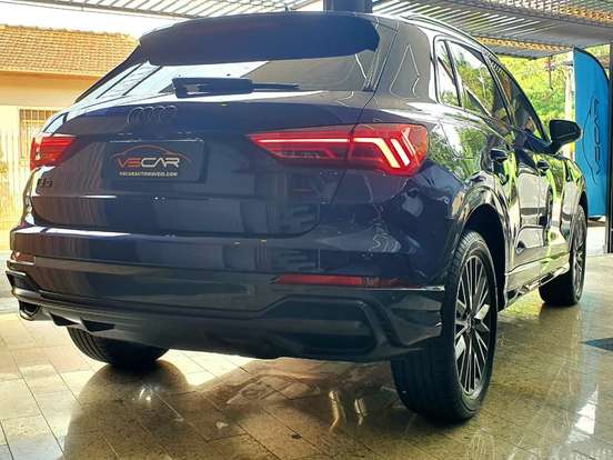 AUDI-Q3-2022