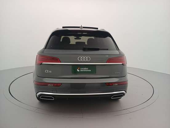 AUDI-Q5-2023