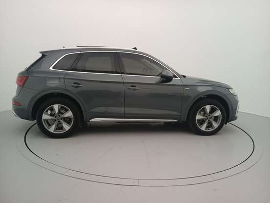 AUDI-Q5-2023