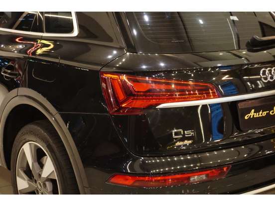 AUDI-Q5-2023