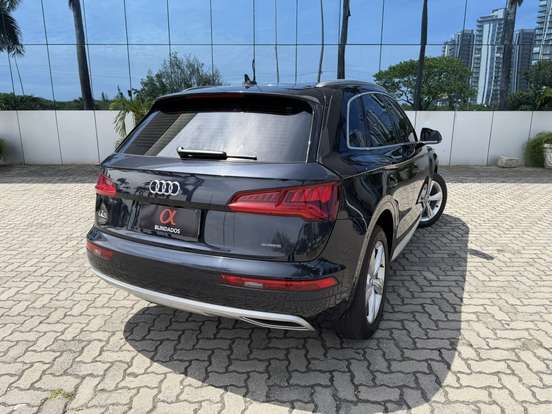 AUDI-Q5-2018