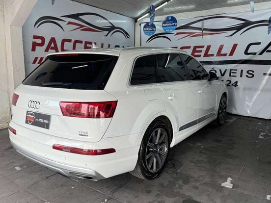 AUDI-Q7-2015