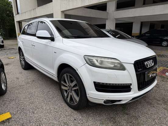 AUDI-Q7-2010