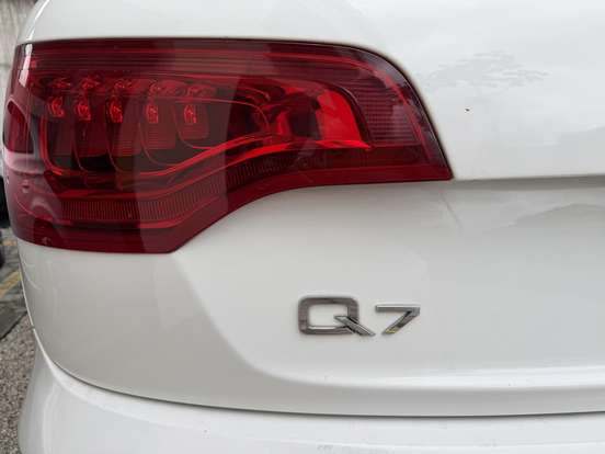 AUDI-Q7-2010