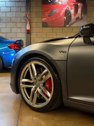 AUDI-R8-2014
