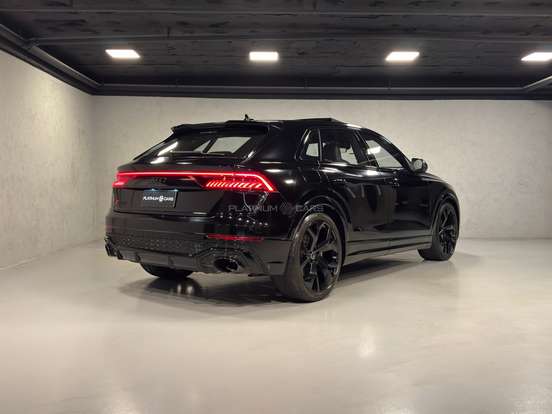 AUDI-RS Q8-2020