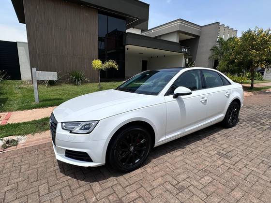 AUDI A4 2.0 TFSI AMBIENTE GASOLINA 4P S TRONIC