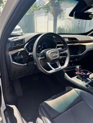 AUDI-Q3-2020