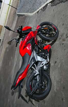 BAJAJ-PULSAR N150-2025