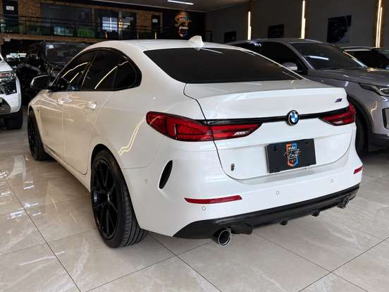 BMW-218i-2020