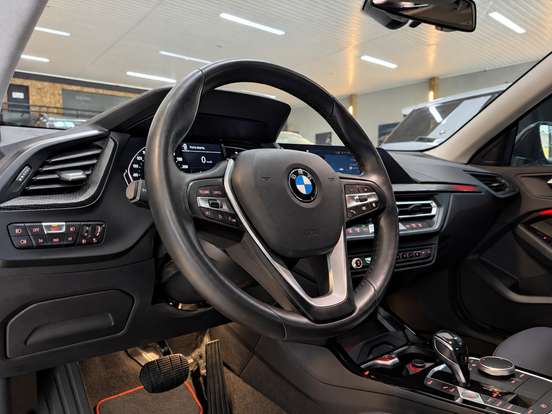 BMW-218i-2020
