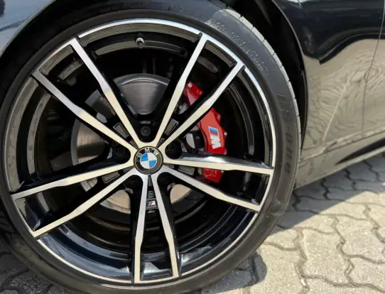 BMW-320i-2022