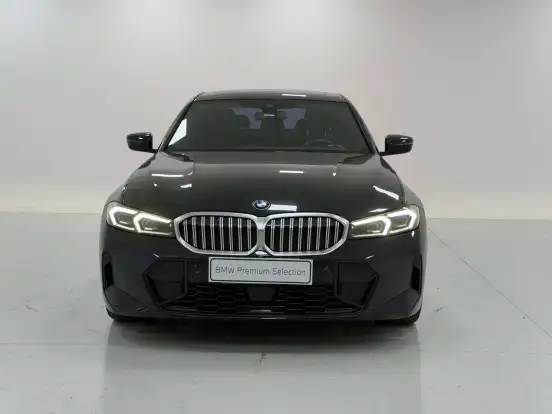 BMW-320i-2023