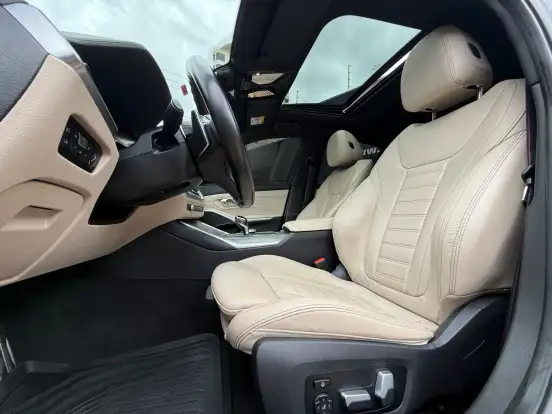 BMW-320i-2022