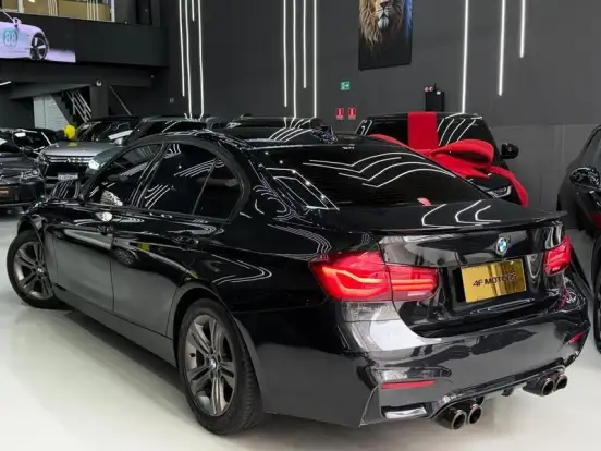 BMW-320i-2017