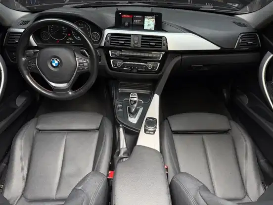 BMW-320i-2017