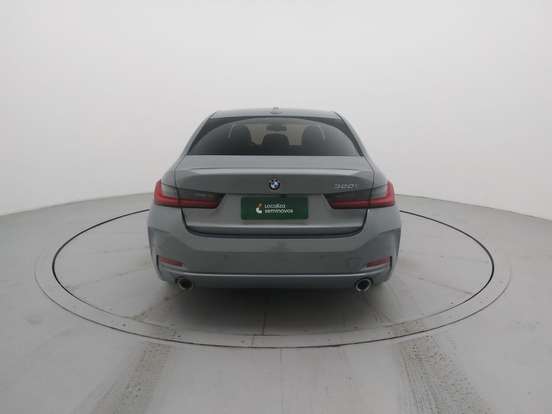 BMW-320i-2022