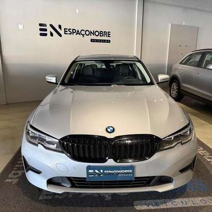BMW-320i-2021