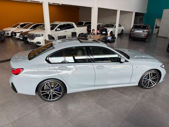 BMW-320i-2024