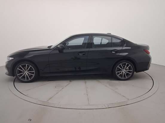 BMW-320i-2023