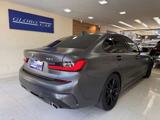 BMW-320i-2020