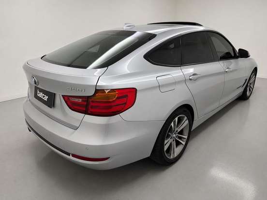 BMW-320i-2015